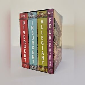 NEW Divergent Anniversary Box Set